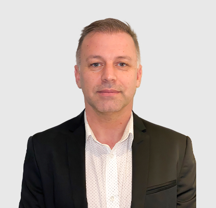 Nurse practitioner supporting an occupational medicine patient